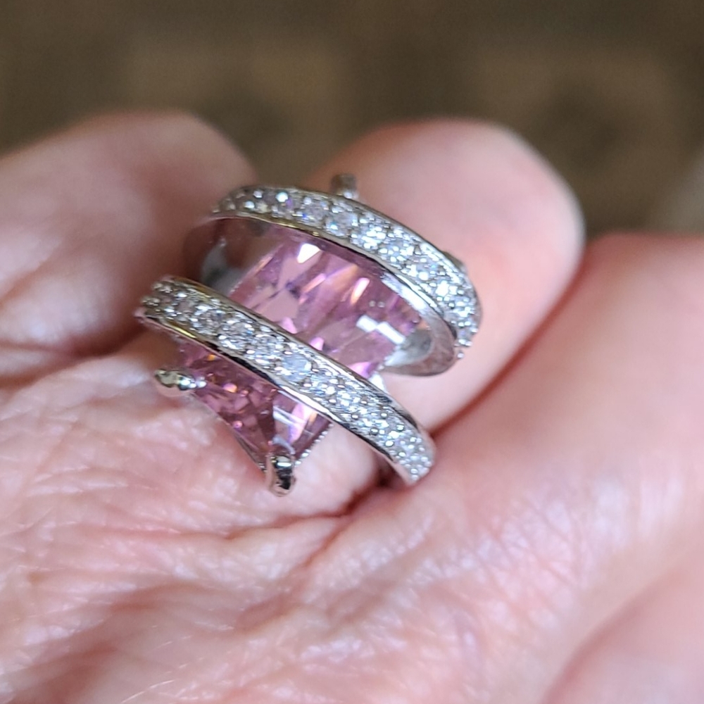 Ring - Picture 1 of 4